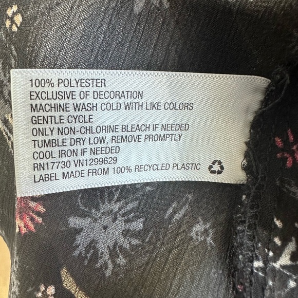 Knox Rose Black Lace Robe with Sheer Floral Design - Picture 7 of 7